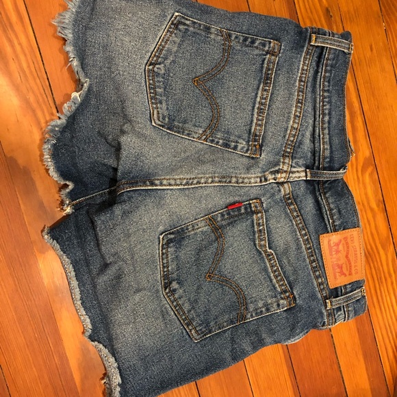 Levi's Jean Shorts - Picture 2 of 2